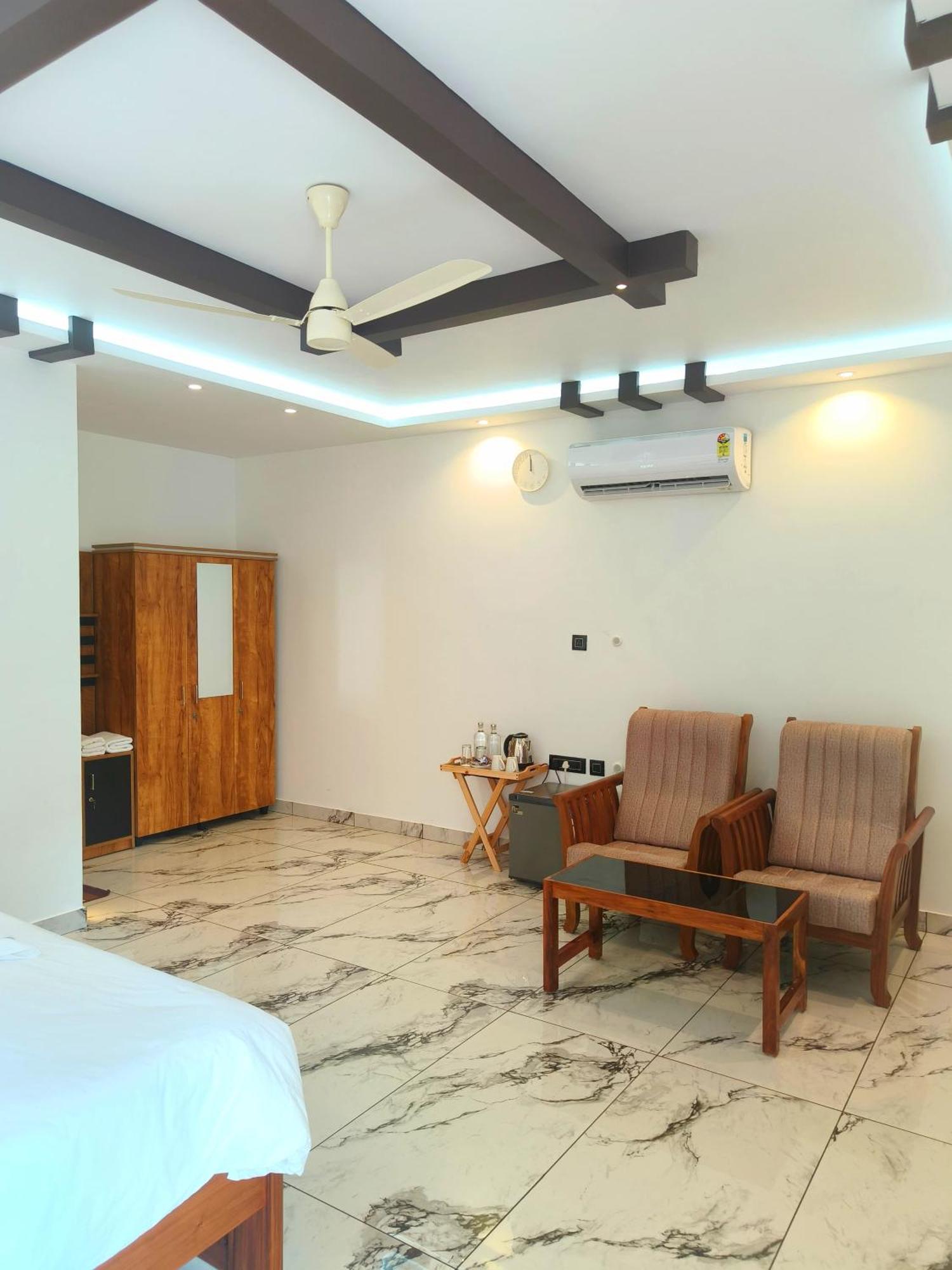 Wavealokam Beach Retreat Varkala Buitenkant foto