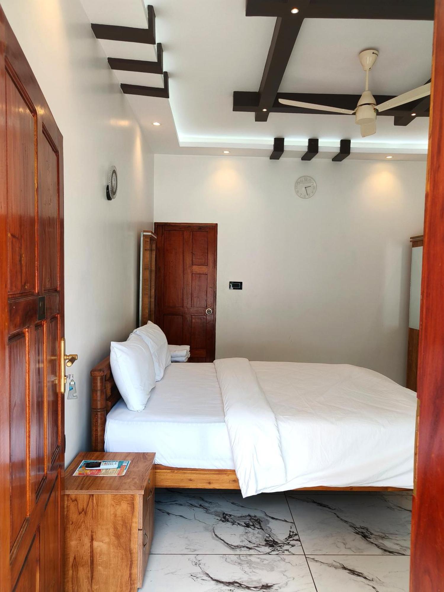 Wavealokam Beach Retreat Varkala Buitenkant foto