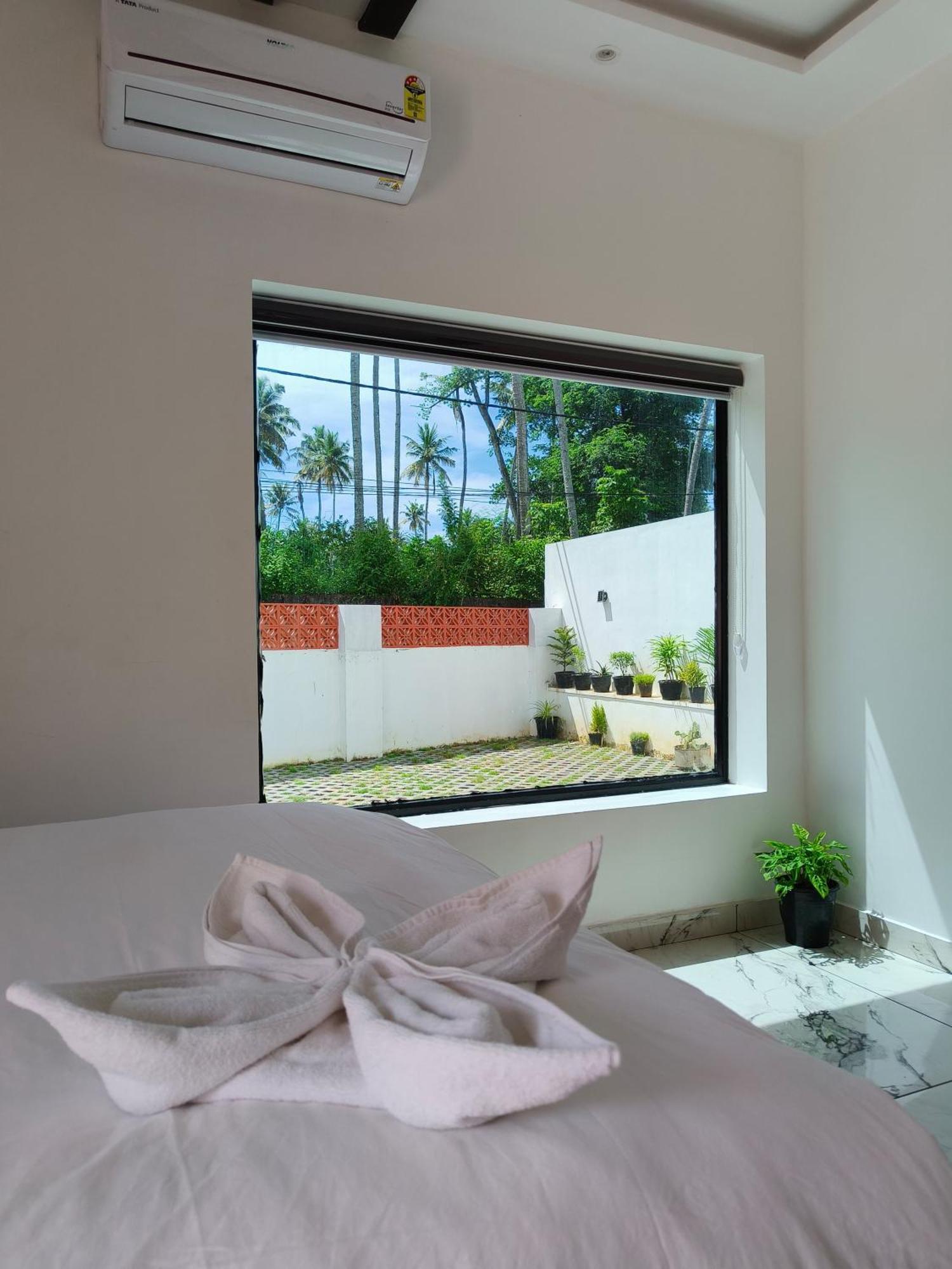 Wavealokam Beach Retreat Varkala Buitenkant foto