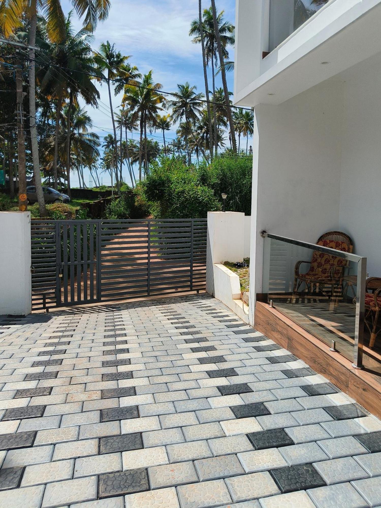 Wavealokam Beach Retreat Varkala Buitenkant foto
